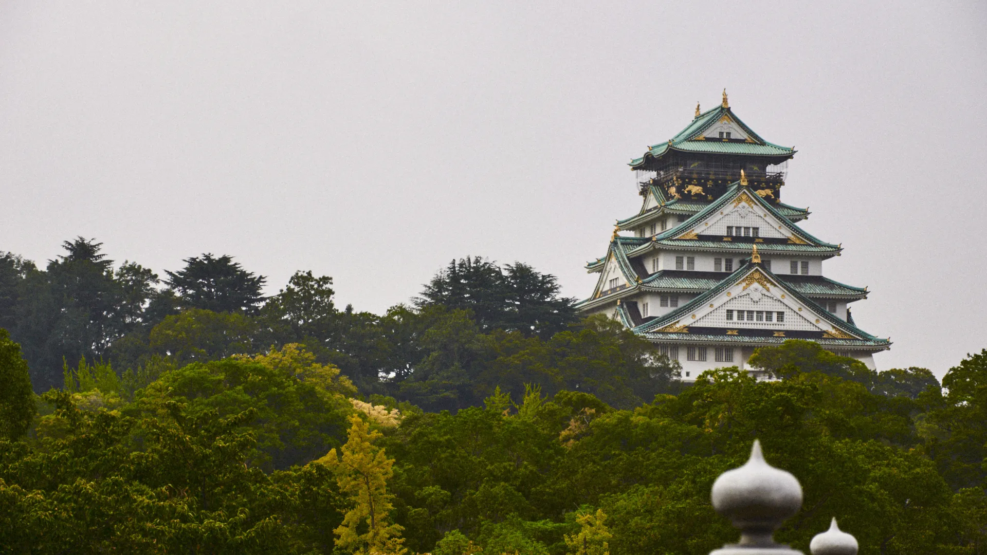 Castillo de Osaka, cabecera de qué visitar en Japón