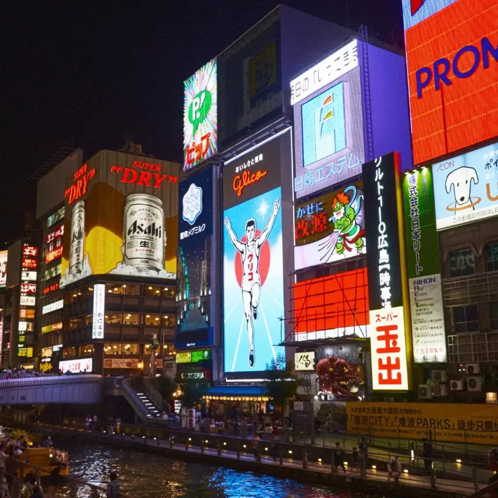 Luces y neones del Glico Man en Dotonbori Osaka