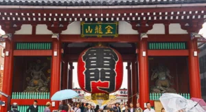 Entrada de Sensoji en Asakusa para ilustrar los templos más famosos de Japón