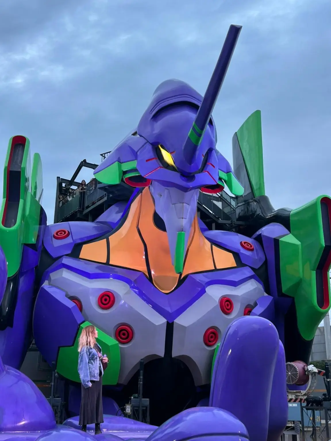 Viajera y Evangelion en un viaje a Kioto japoneo 2 Foto del escenario de Evangelion en el parque Toei de Kioto
